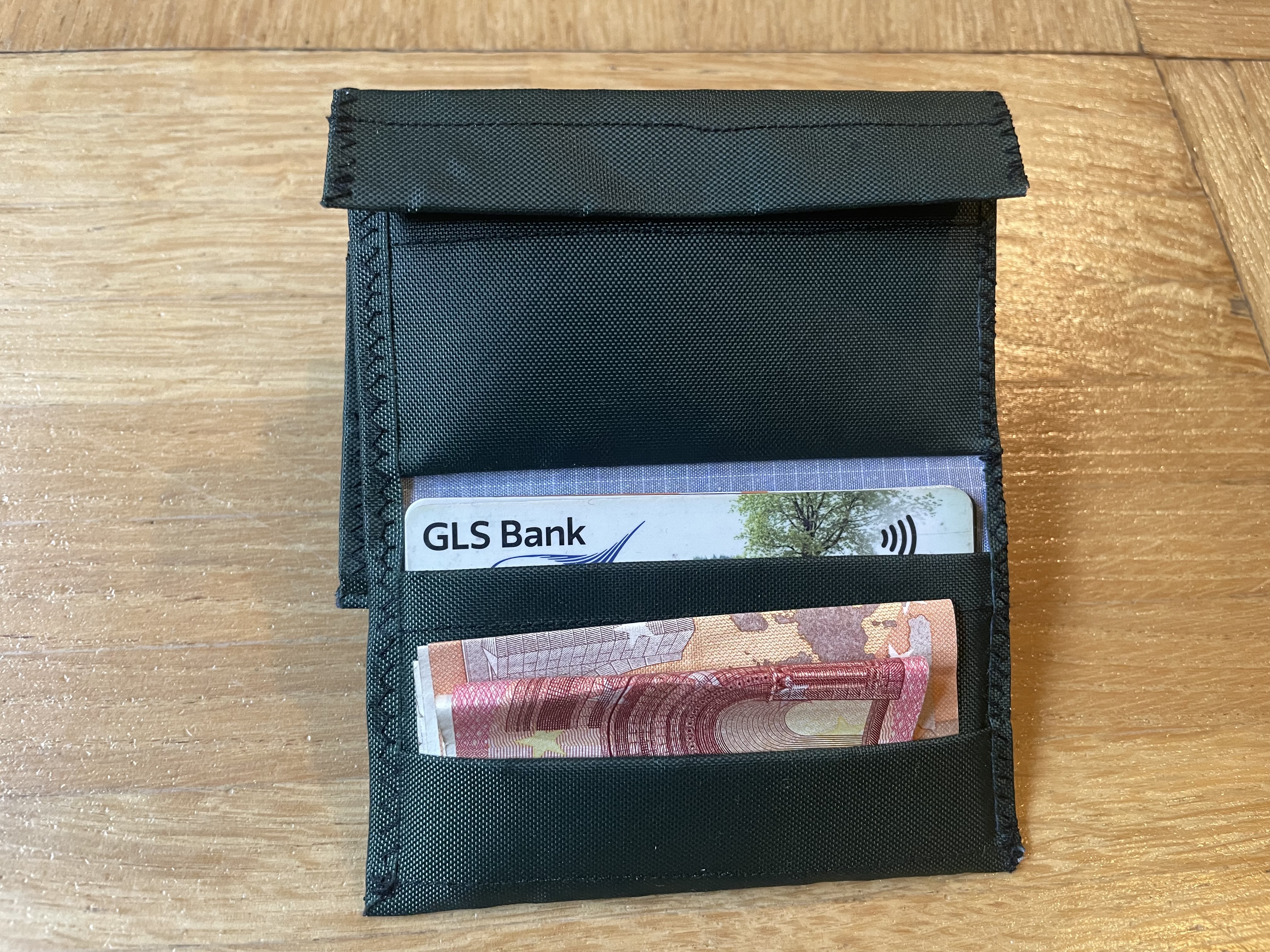 images/Produkte/Geldbeutel/IMG_8350.jpeg#joomlaImage://local-images/Produkte/Geldbeutel/IMG_8350.jpeg?width=4032&height=3024