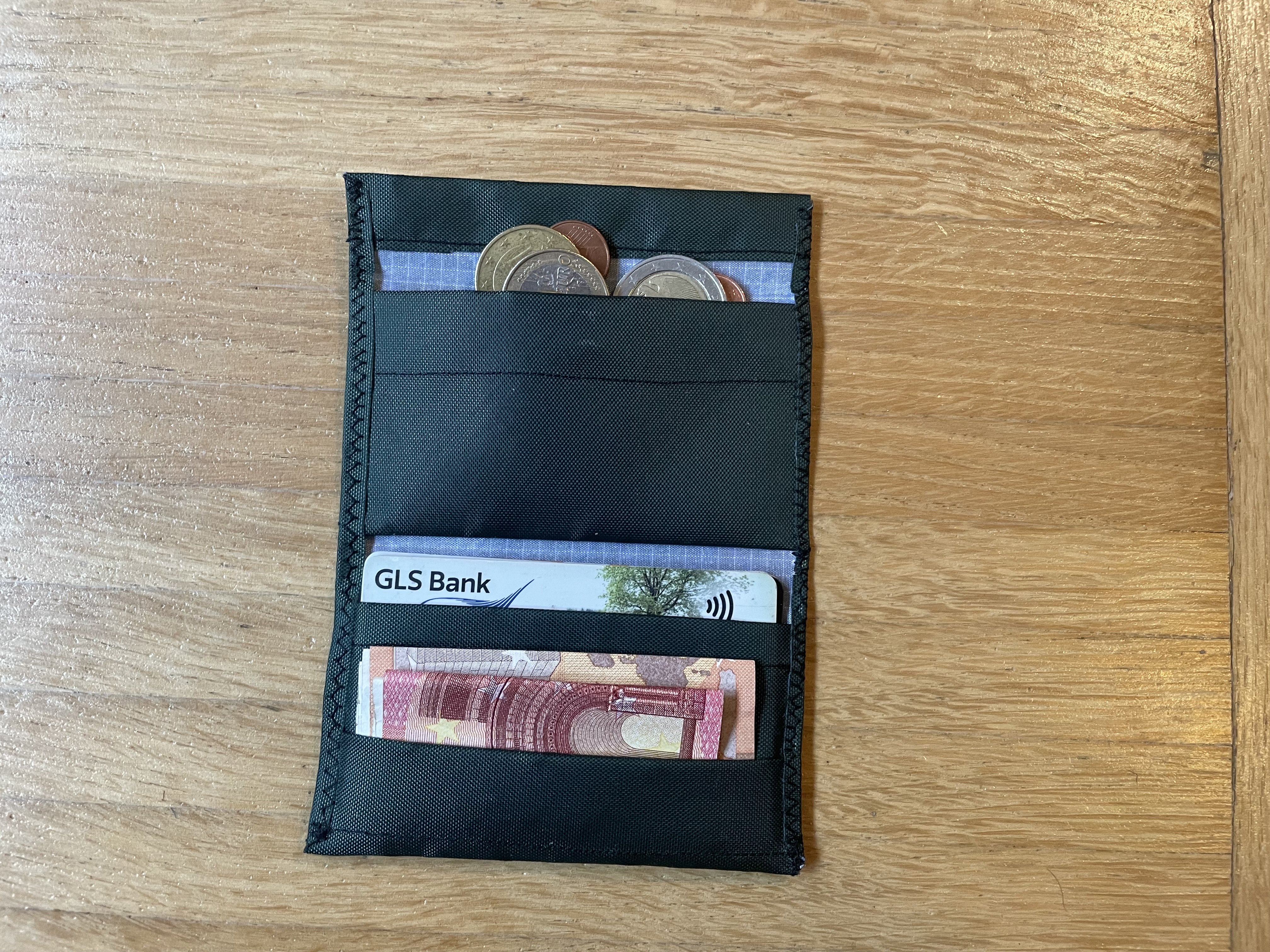 images/Produkte/Geldbeutel/IMG_8351.jpeg#joomlaImage://local-images/Produkte/Geldbeutel/IMG_8351.jpeg?width=4032&height=3024